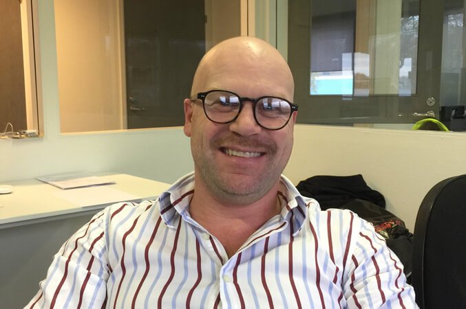 Modell av ett tandimplant